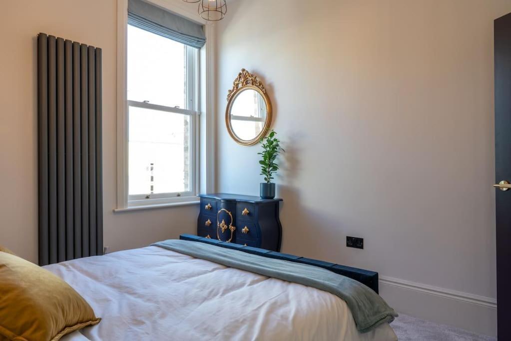 Stylish Beachfront Apartment, Sweeping Ocean Views And Luxury Touches Herne Bay Eksteriør billede