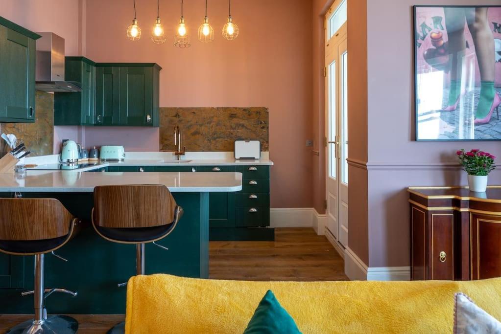 Stylish Beachfront Apartment, Sweeping Ocean Views And Luxury Touches Herne Bay Eksteriør billede