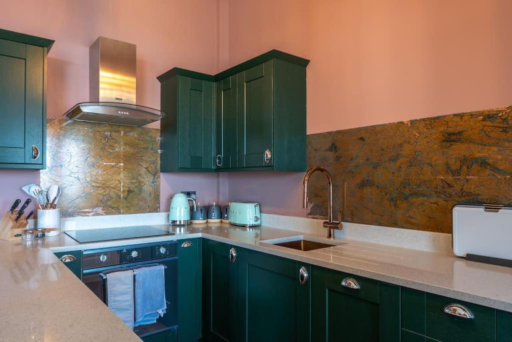 Stylish Beachfront Apartment, Sweeping Ocean Views And Luxury Touches Herne Bay Eksteriør billede