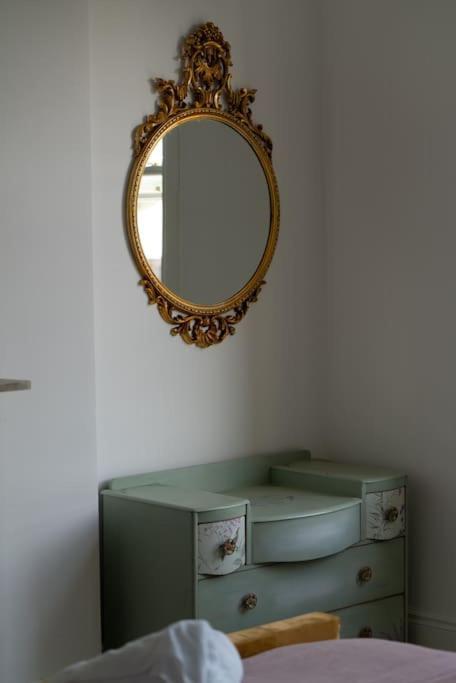 Stylish Beachfront Apartment, Sweeping Ocean Views And Luxury Touches Herne Bay Eksteriør billede